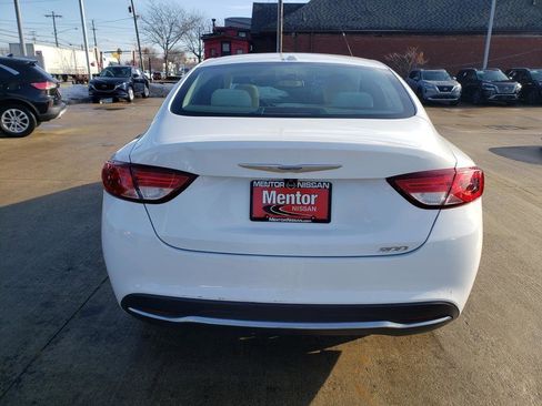Used 2015 Chrysler 200 Limited w/ Convenience Group image 6