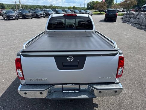 Used 2018 Nissan Frontier SV w/ Value Truck Package AWD/4WD image 6