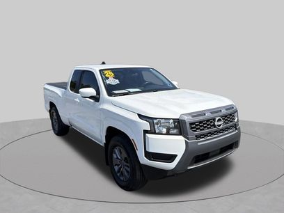 Used 2025 Nissan Frontier SV w/ Tow Package