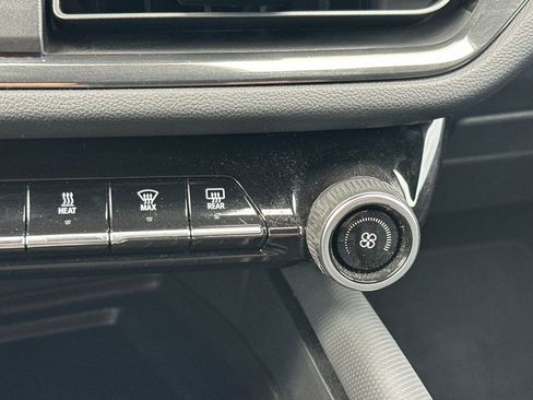 Certified 2024 Chevrolet Equinox EV RS image 29