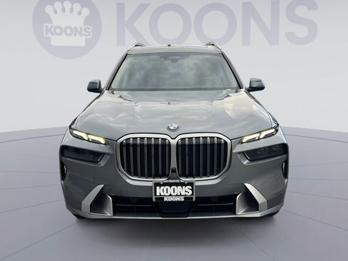 Used 2023 BMW X7 xDrive40i w/ Premium Package image 11