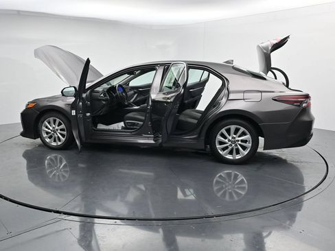 Used 2024 Toyota Camry LE FWD image 39