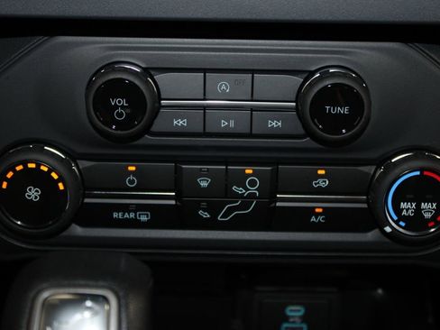 New 2025 Ford Bronco 4-Door image 37