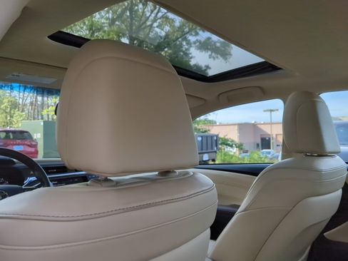 Used 2013 Toyota Avalon Limited FWD image 19