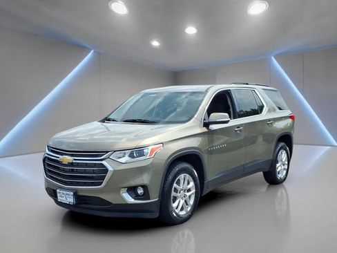 Used 2020 Chevrolet Traverse LT FWD image 1