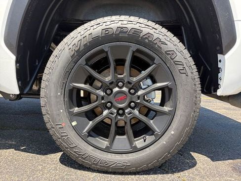 New 2026 Toyota Tundra SR5 AWD/4WD image 18