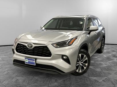 Used 2023 Toyota Highlander XLE