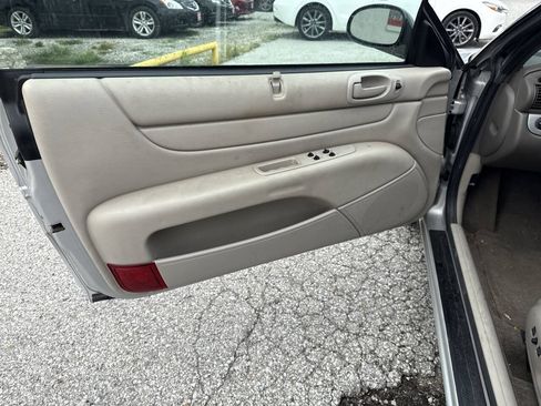 Used 2006 Chrysler Sebring Touring FWD image 15