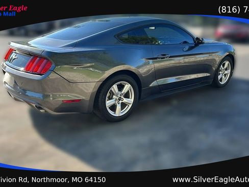 Used 2017 Ford Mustang Coupe RWD image 4