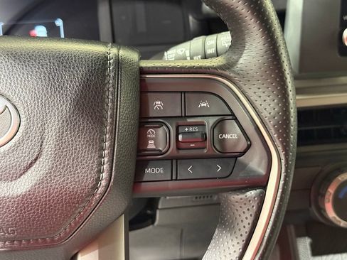 Certified 2025 Toyota 4Runner SR5 AWD/4WD image 25