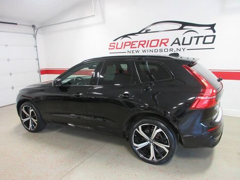 Used 2022 Volvo XC60 B5 R-Design w/ Advanced Package AWD/4WD image 4