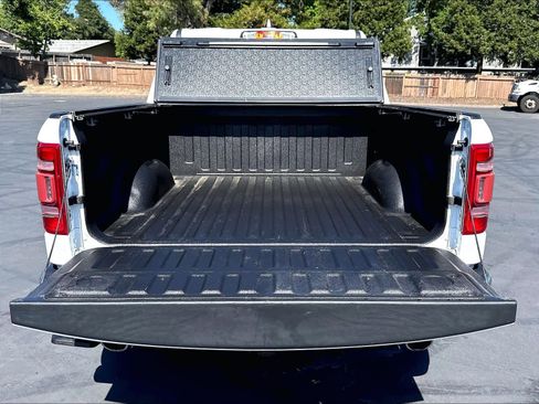 Used 2020 RAM 1500 Laramie w/ Off Road Group AWD/4WD image 39