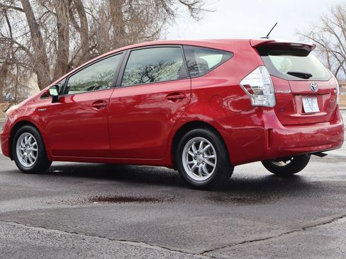 Used 2012 Toyota Prius V Three image 7