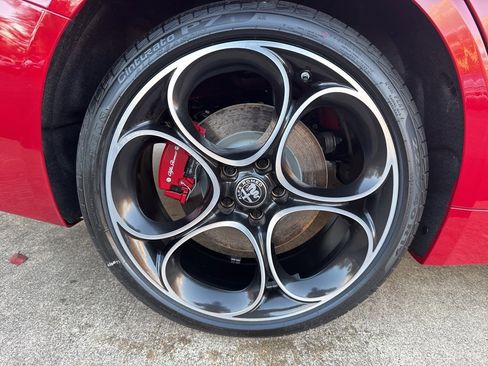 New 2025 Alfa Romeo Giulia AWD w/ Veloce Package AWD image 24