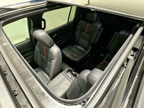 Used 2024 Chevrolet Traverse RS image 23