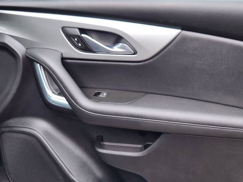 Used 2020 Chevrolet Blazer LT FWD image 19