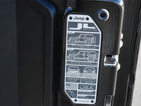 Used 2022 Jeep Wrangler Unlimited Sahara image 37