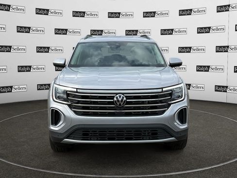Used 2025 Volkswagen Atlas SE FWD image 8