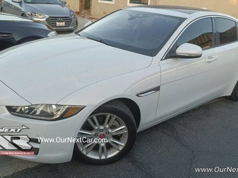 Used 2017 Jaguar XE Premium image 1