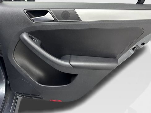 Used 2014 Volkswagen Jetta GLI Autobahn FWD image 38