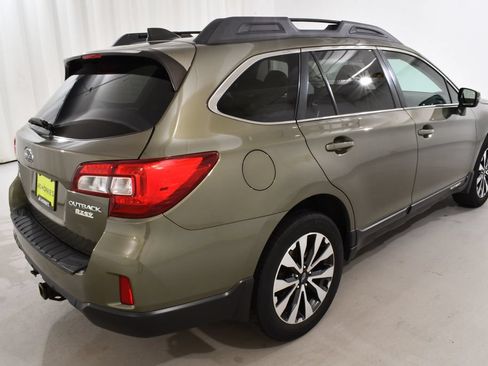 Used 2017 Subaru Outback 2.5i Limited w/ Popular Package #5 AWD/4WD image 11