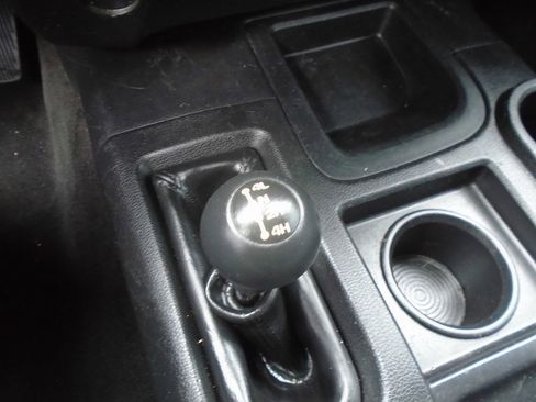 Used 2017 RAM 2500 Tradesman w/ Chrome Appearance Group image 12