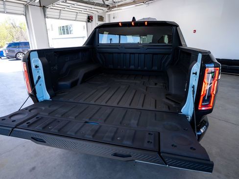 Used 2024 GMC Hummer EV 3X w/ LPO, Illumination Package image 62