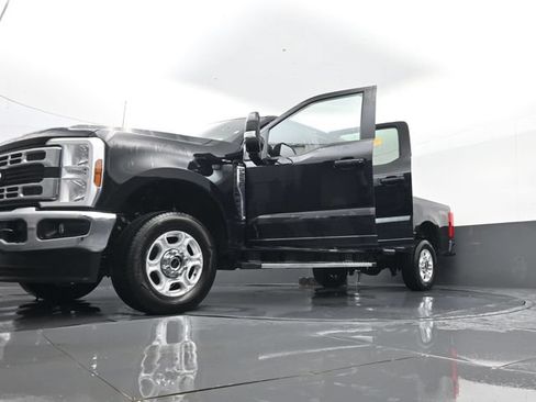 Used 2025 Ford F250 XLT AWD/4WD image 31