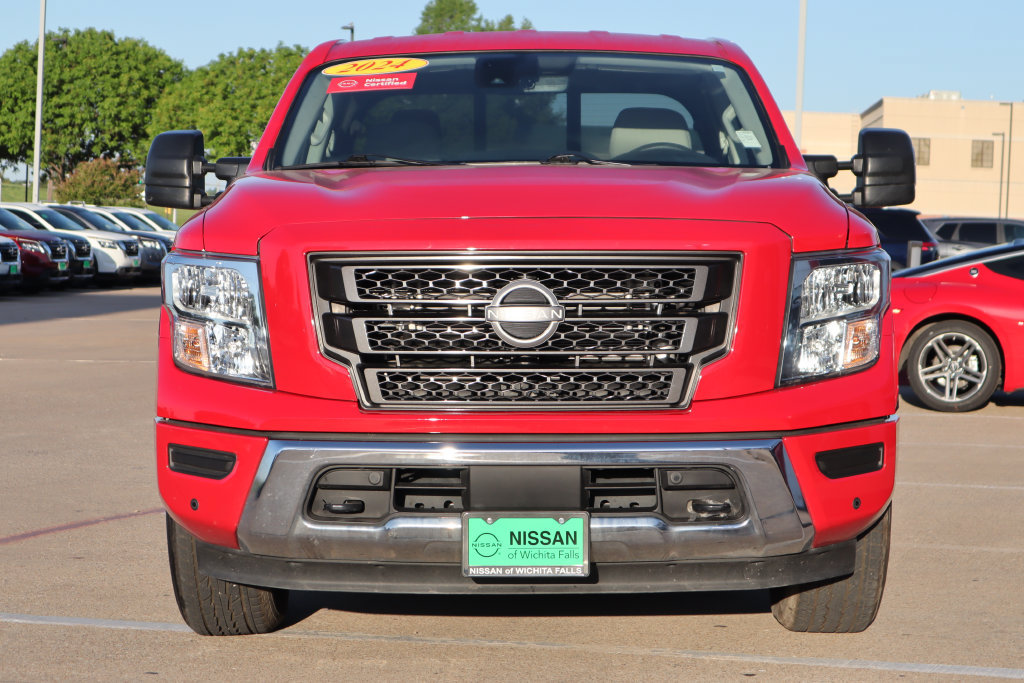 Certified 2024 Nissan Titan SV w/ SV Convenience Package RWD image 4