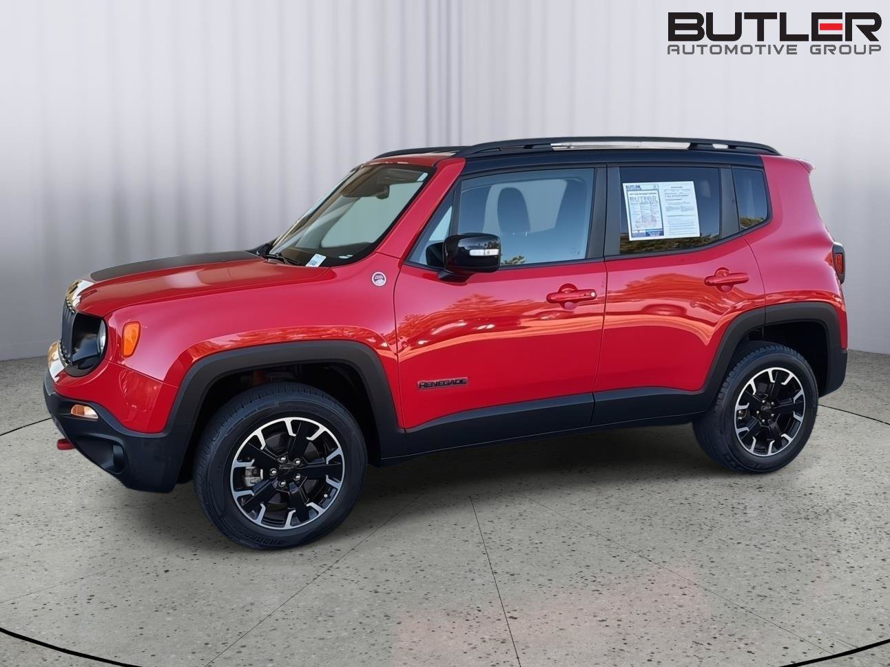 Used 2023 Jeep Renegade Trailhawk AWD/4WD image 3