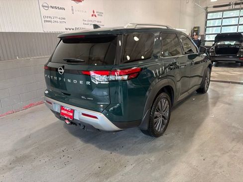 Used 2022 Nissan Pathfinder SL w/ SL Premium Package AWD/4WD image 3