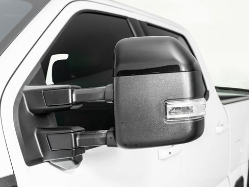 Used 2025 Ford F250 Platinum image 27