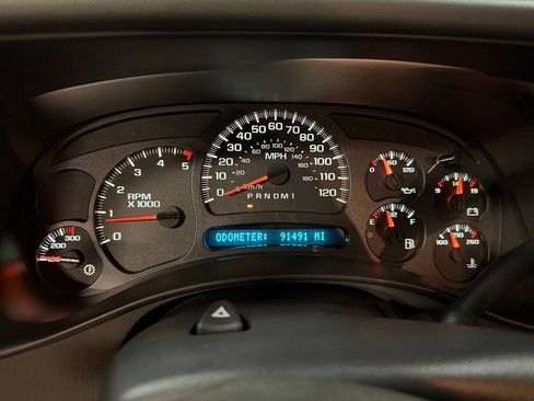 Used 2006 Chevrolet Silverado 2500 LT w/ Heavy-Duty Power Package AWD/4WD image 3