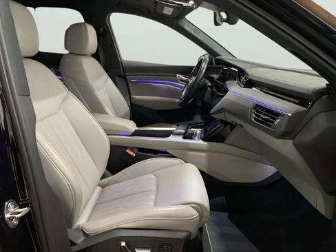 Used 2024 Audi Q8 e-tron Prestige w/ Prestige Package image 20