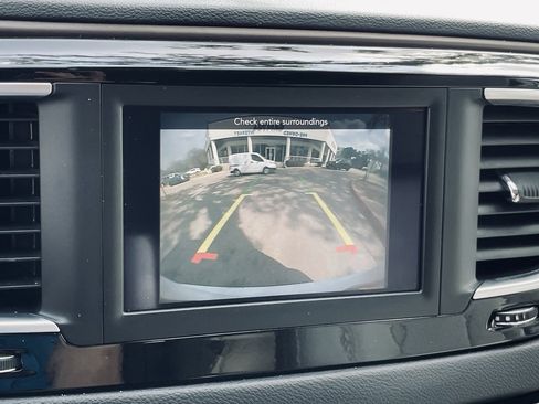 Used 2021 Chrysler Voyager Lxi image 18