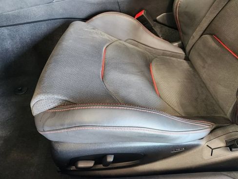 Used 2019 Chevrolet Camaro ZL1 RWD image 28