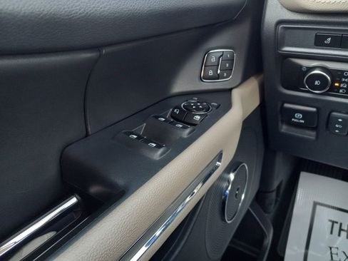 Used 2023 Ford Expedition Limited AWD/4WD image 31