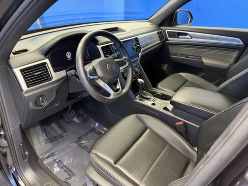 Used 2023 Volkswagen Atlas Cross Sport SE FWD image 11