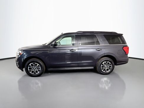 Used 2024 Ford Expedition XLT RWD image 6