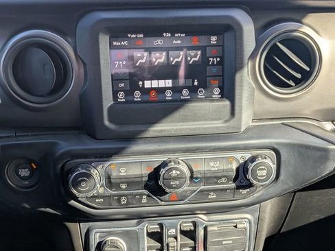 Used 2022 Jeep Wrangler Unlimited Sport AWD/4WD image 18