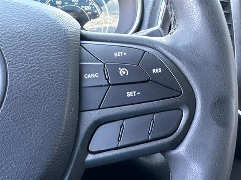 Used 2022 Jeep Cherokee Trailhawk w/ Premium Leather Package AWD/4WD image 12