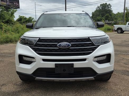 Used 2022 Ford Explorer XLT w/ Equipment Group 202A RWD image 2
