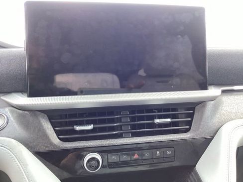 Used 2025 Ford Explorer Platinum w/ LUX Leather Package AWD/4WD image 32