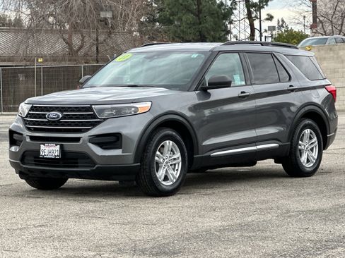 Certified 2022 Ford Explorer XLT image 9