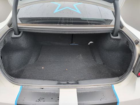 Used 2018 Dodge Charger R/T RWD image 9