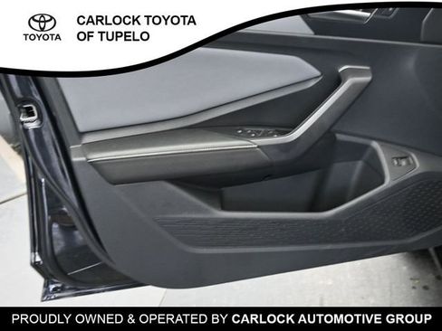 Used 2025 Volkswagen Jetta SE w/ Sunroof Package image 21