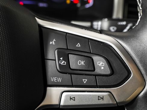 Used 2022 Volkswagen Atlas Cross Sport SE image 26