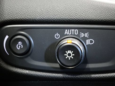 Used 2025 Chevrolet Malibu LT FWD image 14