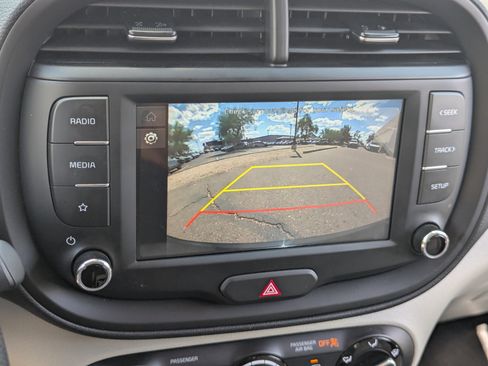 Certified 2025 Kia Soul LX w/ LX Technology Package image 25