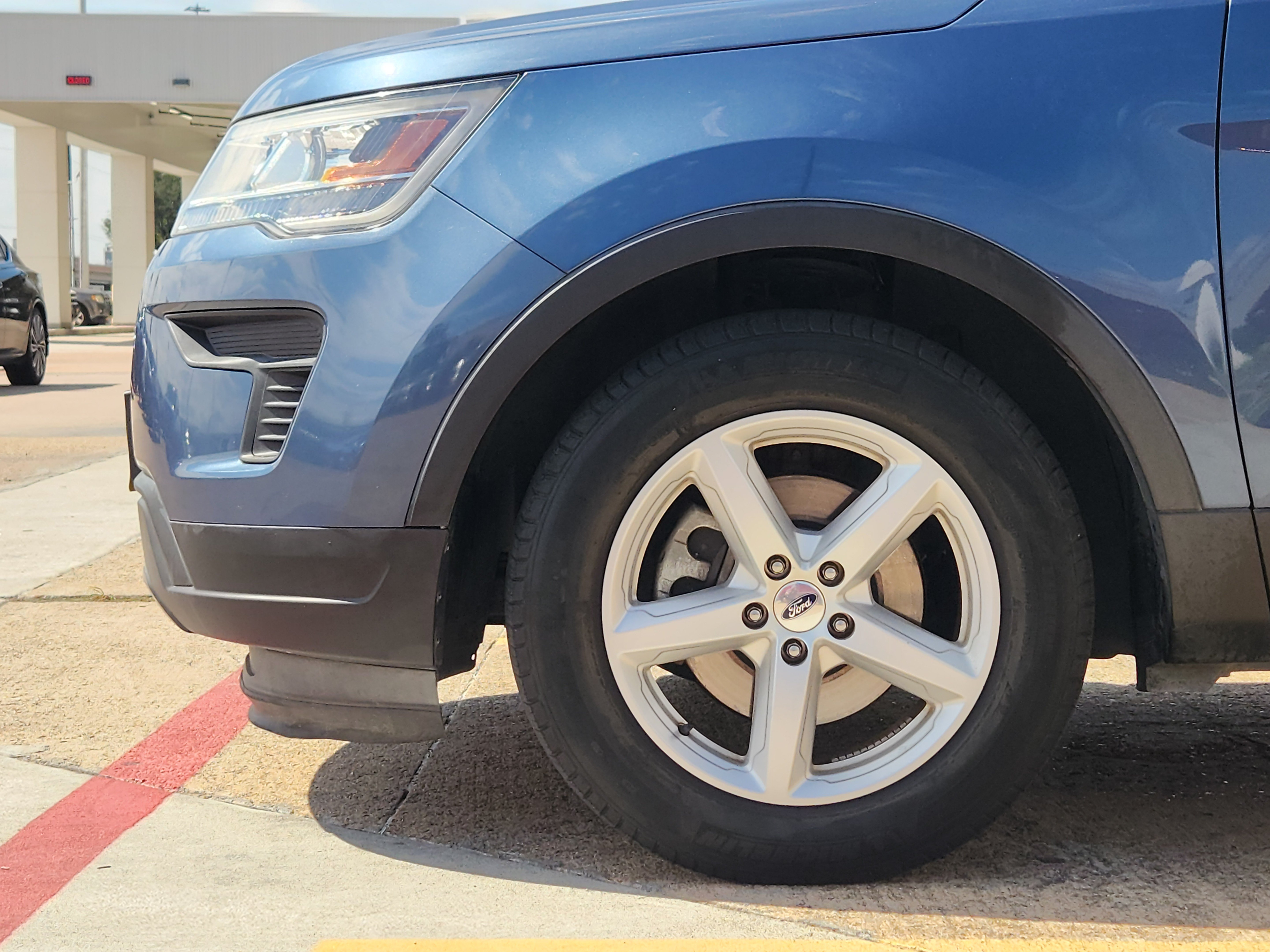 Used 2018 Ford Explorer FWD image 5